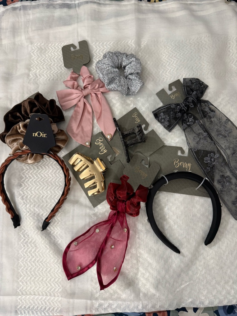Mixed branded Hair Accessories bundle 10pcs